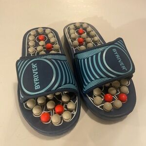 BYRIVER woman’s size 8 pressure point slide shoes